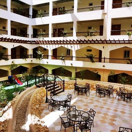 Johny International Hotel マスカット エクステリア 写真