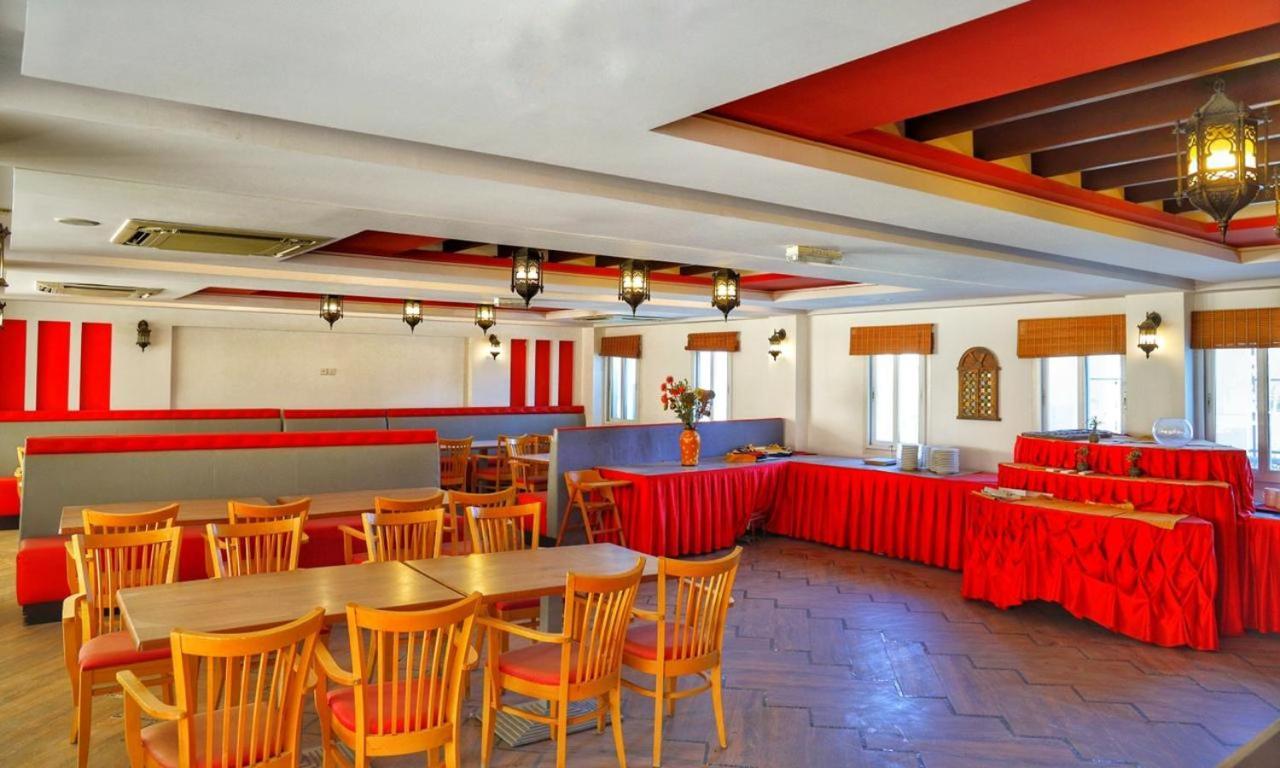 Johny International Hotel マスカット エクステリア 写真