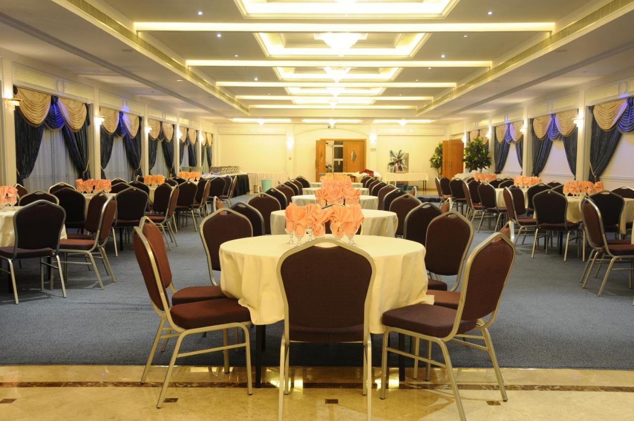 Johny International Hotel マスカット エクステリア 写真
