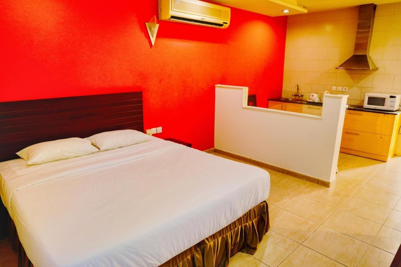 Johny International Hotel マスカット エクステリア 写真