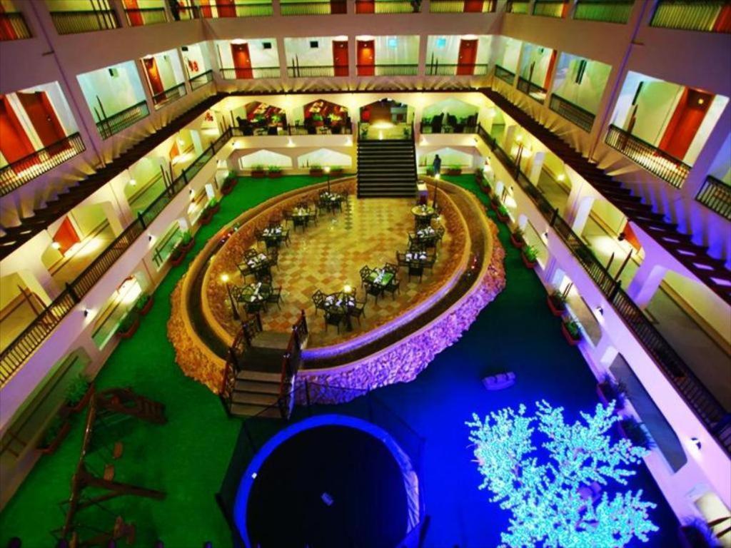 Johny International Hotel マスカット エクステリア 写真