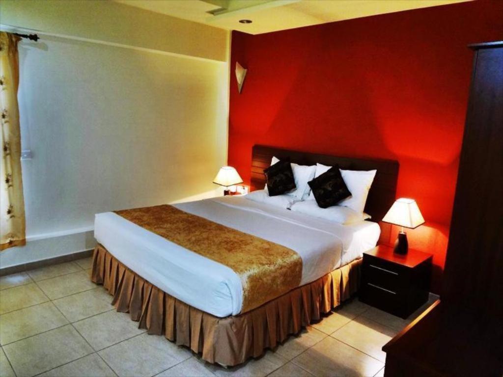 Johny International Hotel マスカット エクステリア 写真