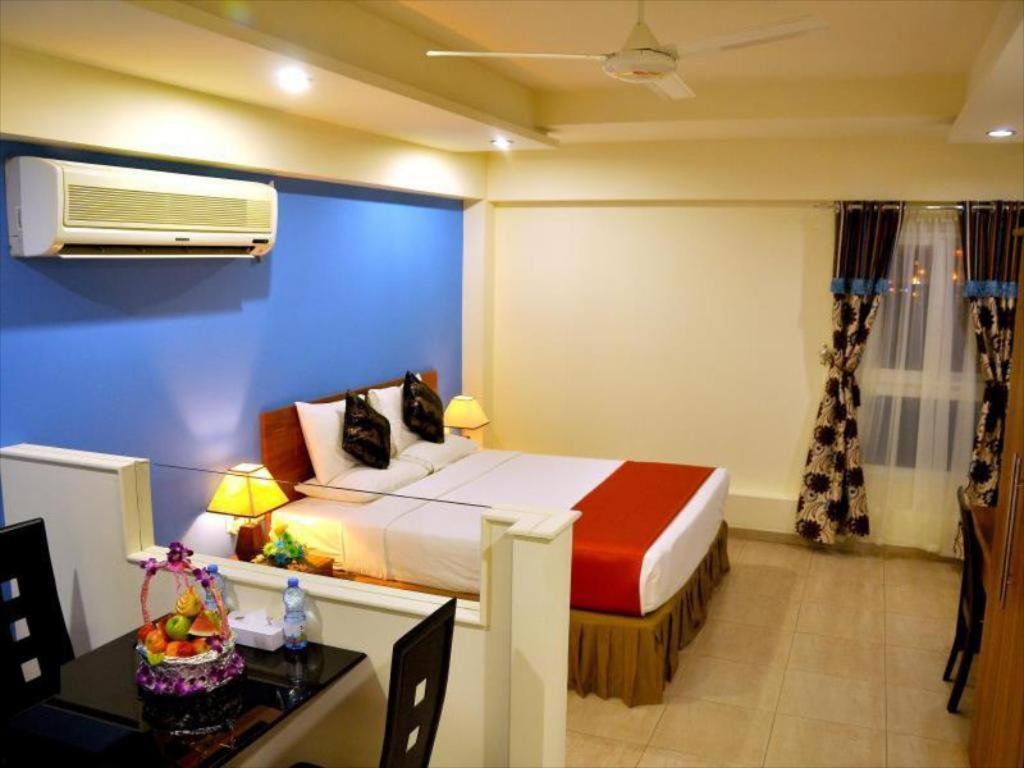 Johny International Hotel マスカット エクステリア 写真