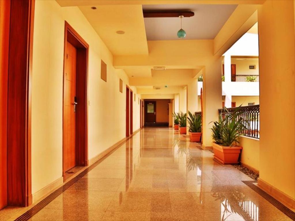 Johny International Hotel マスカット エクステリア 写真