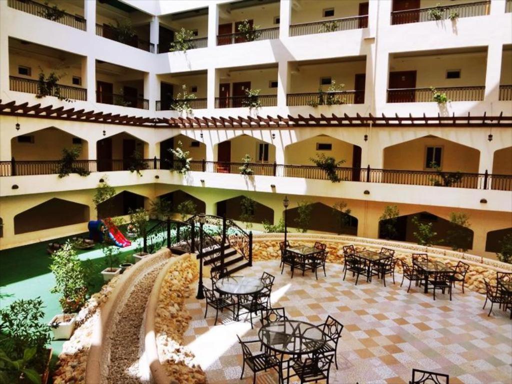 Johny International Hotel マスカット エクステリア 写真
